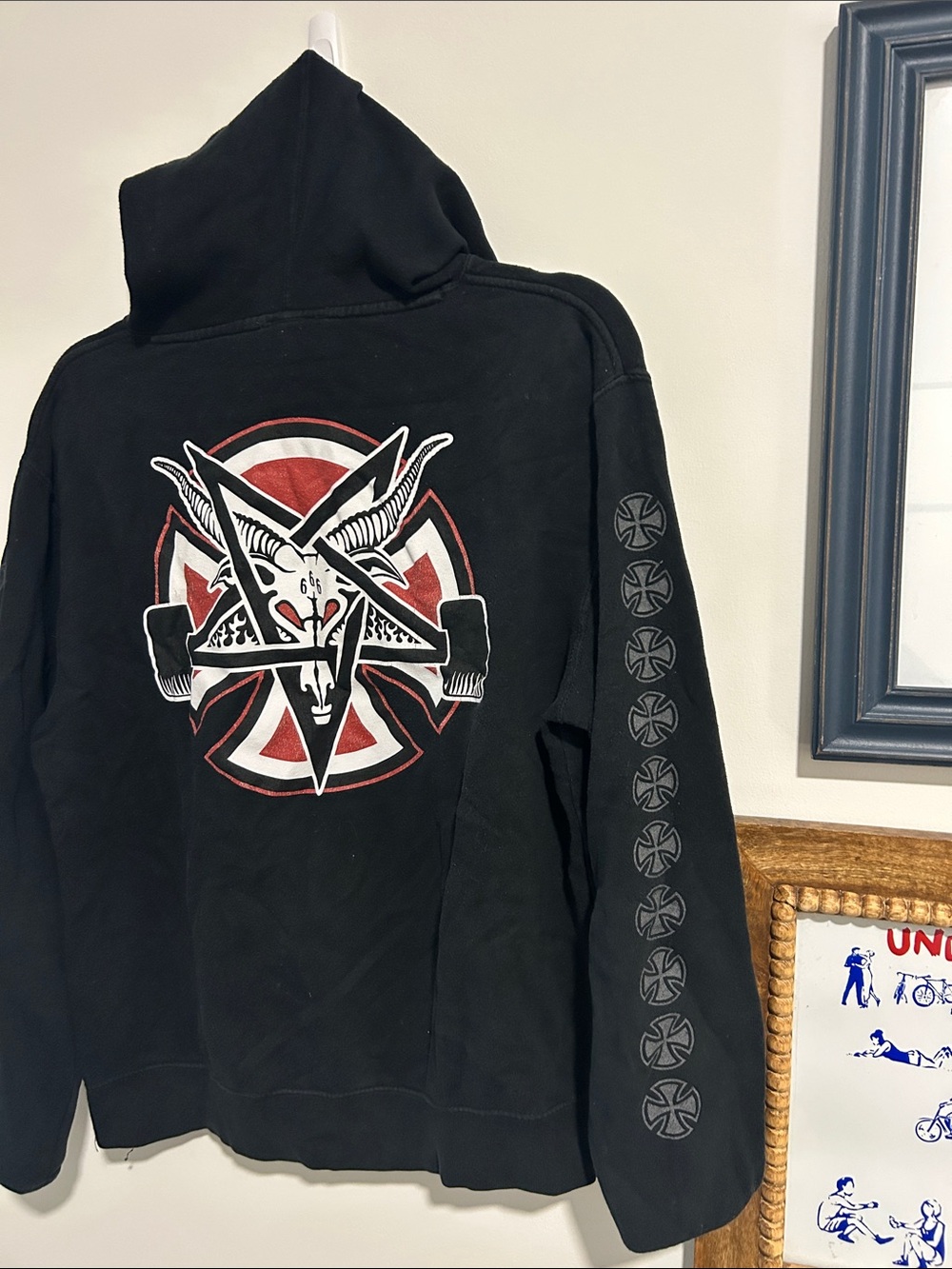 Vintage Independent Truck Co Semi Cropped Hoodie with Red & White Pentagram